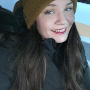 Meet your Posher, Katelyn